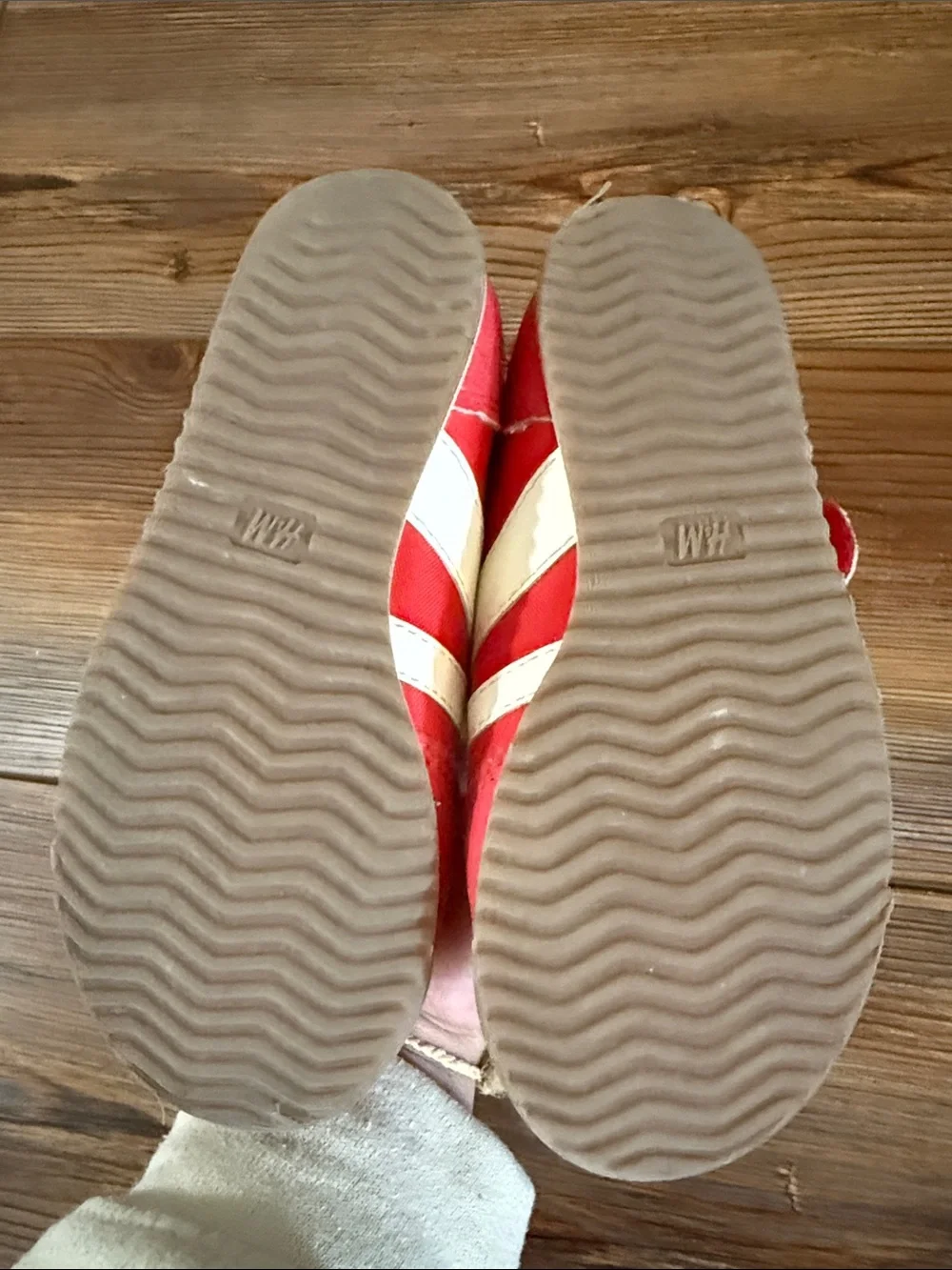 H&M bright red
